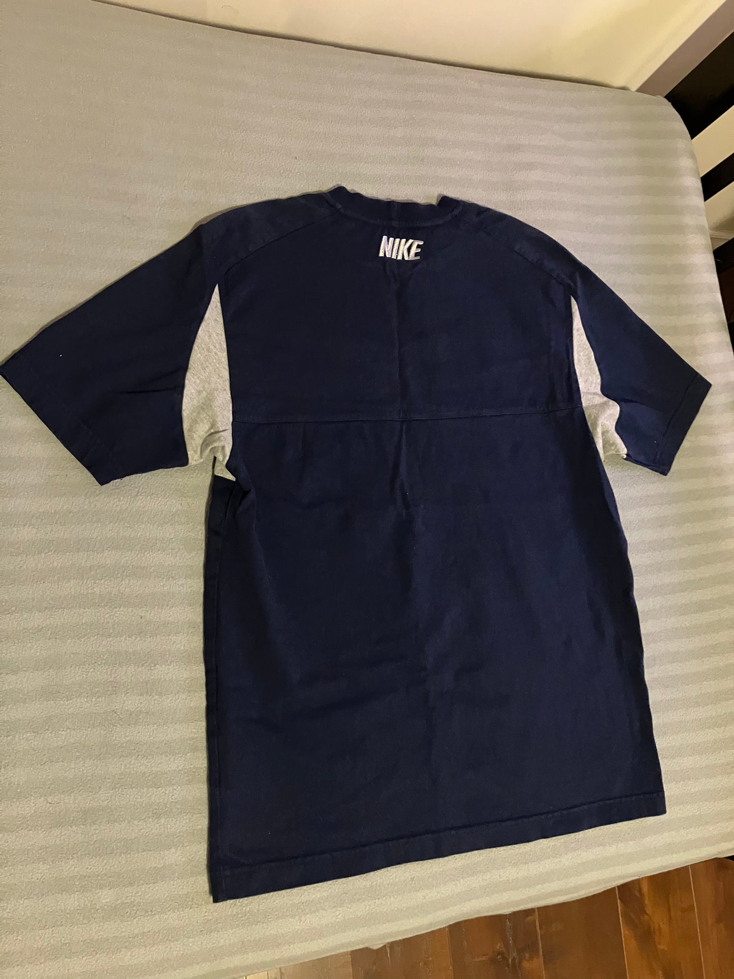 Nike Centre Swoosh Shirt